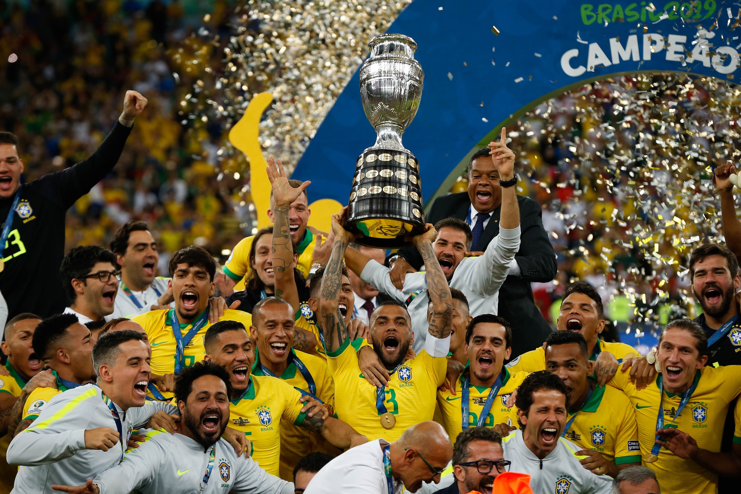 Сколько раз бразилия становилась чемпионом. Футбольная команда Бразилии. Команда футболистов Бразилии. Сборная Бразилии по футболу. Бразилия футбол сборная.