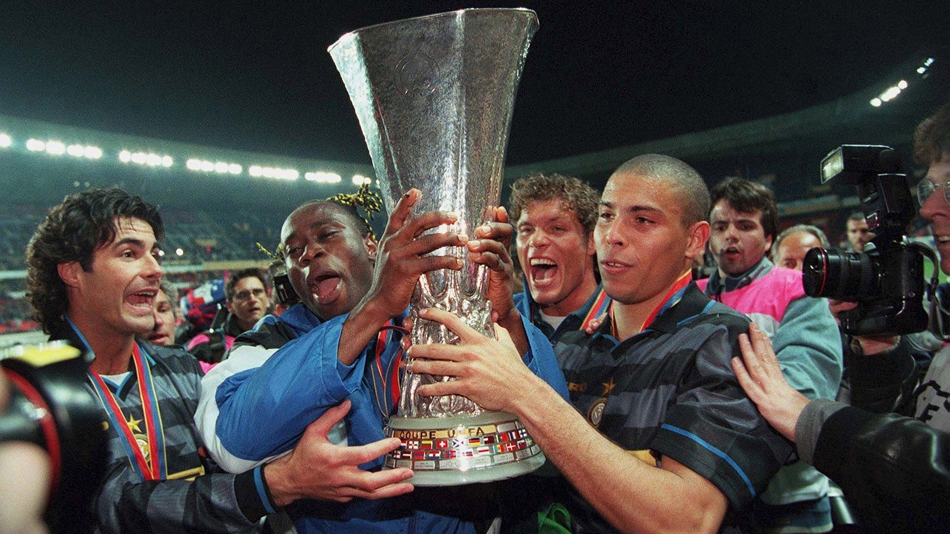 В 1998-м «Спартак» рубился с «Интером» в полуфинале Кубка УЕФА. И пропустил три гола на последних минутах таймов